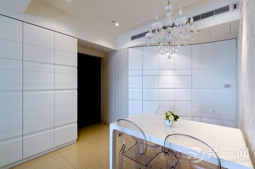 苏州装修网推荐：优雅白色新古典风格婚房样板间 餐厅流线型收纳柜