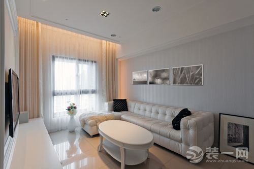 苏州装修网推荐：优雅白色新古典风格婚房样板间 客厅立体雕纹壁纸